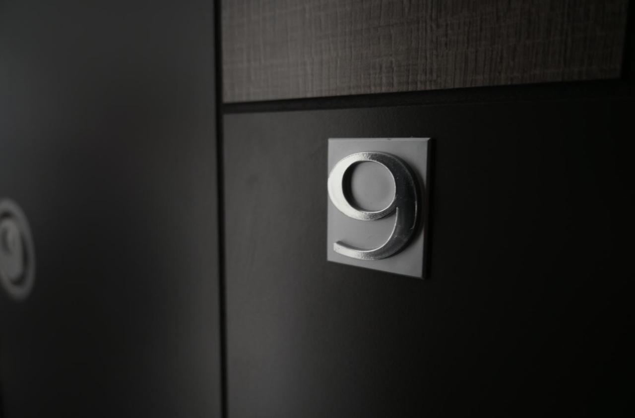 Luana Airport Apartments #9 オトペニ エクステリア 写真