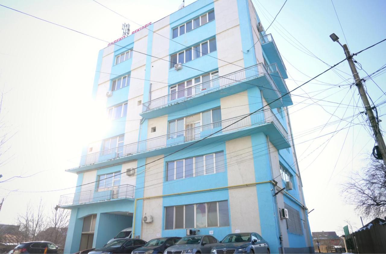 Luana Airport Apartments #9 オトペニ エクステリア 写真