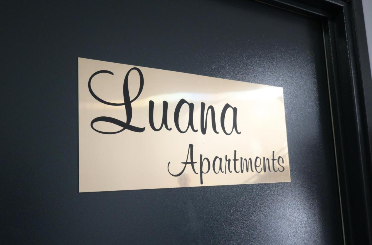 Luana Airport Apartments #9 オトペニ エクステリア 写真